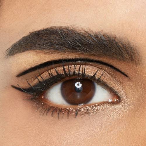 To πιο εντυπωσιακό eyeliner look (όπως το έκανε και η Solange Knowles) μπορείς να το πετύχεις με οποιοδήποτε Maybelline eyeliner!
